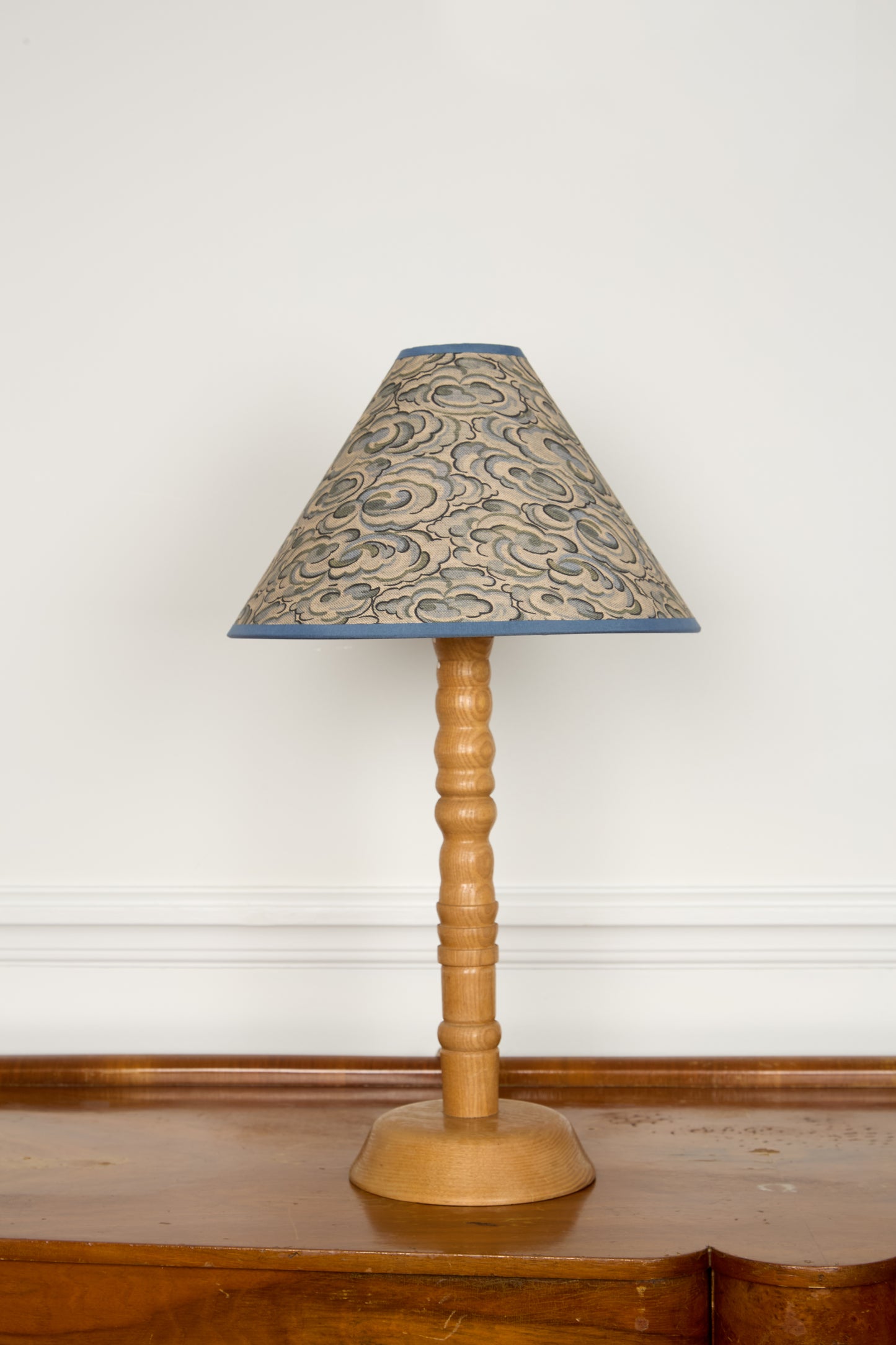 kumo clouds lampshade on wooden stand