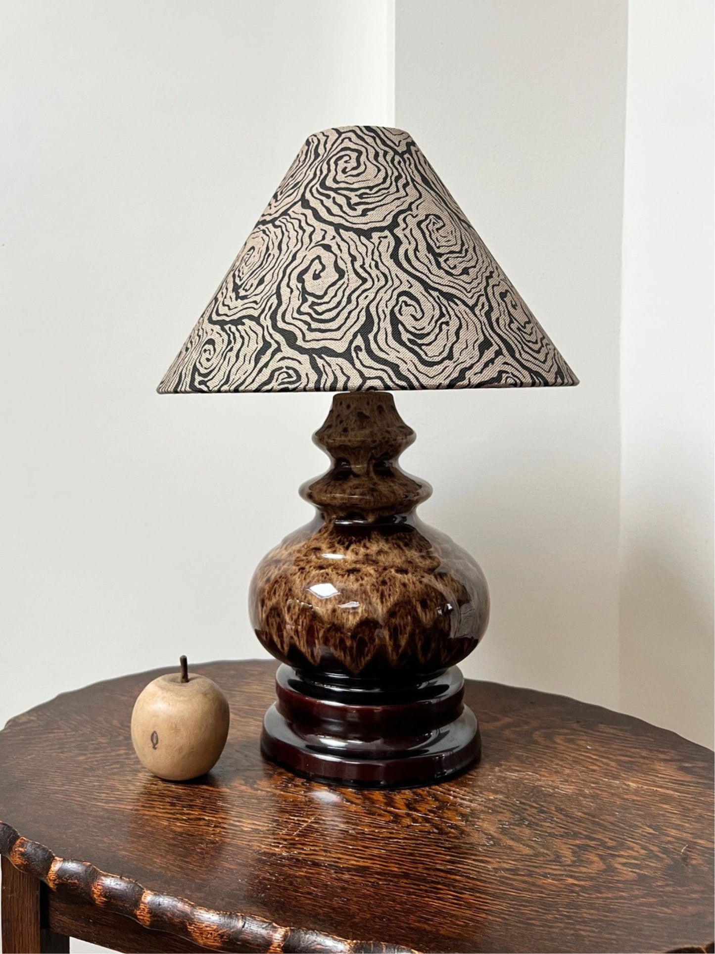 Oysters Medium Lampshade with Retro Pottery Base - Lampshade and Stand Set