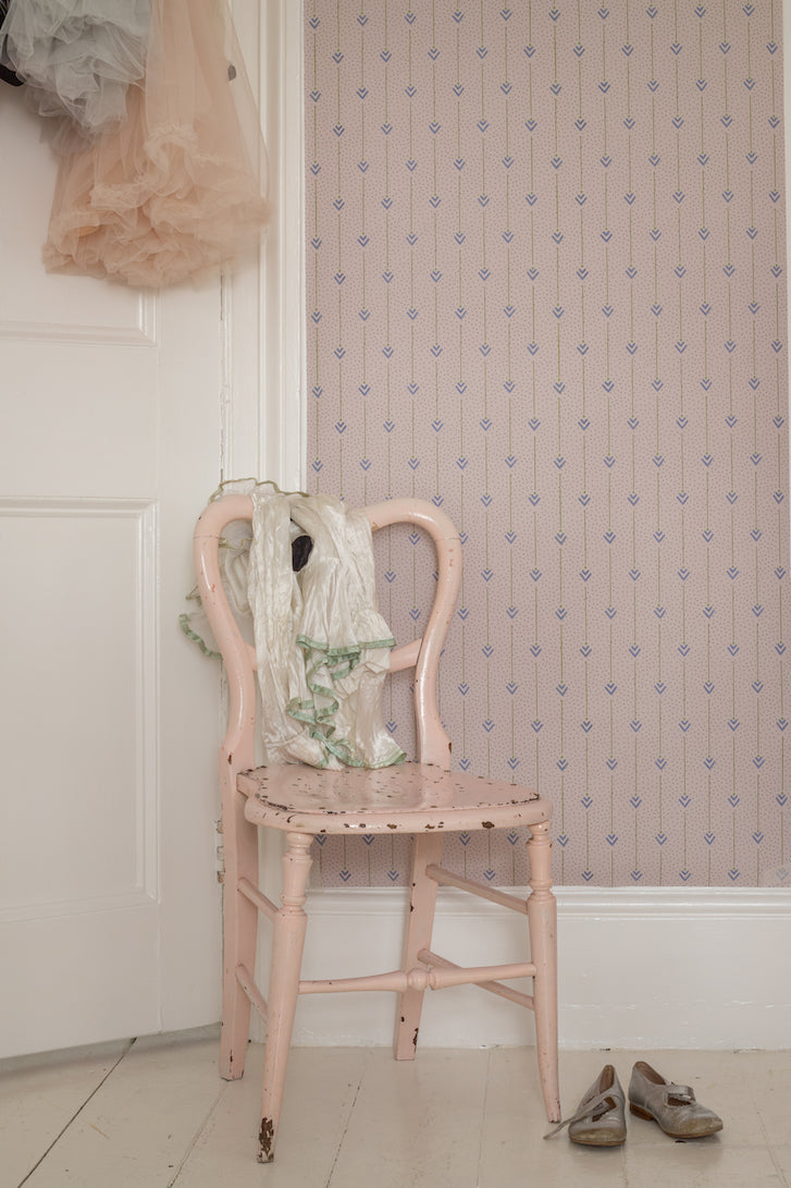 Arrows of Love Wallpaper in Ciel - in kids bedroom