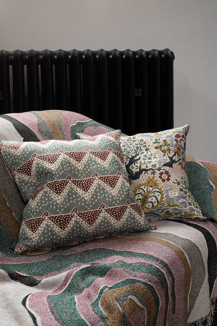 Snow Peaks linen cushion