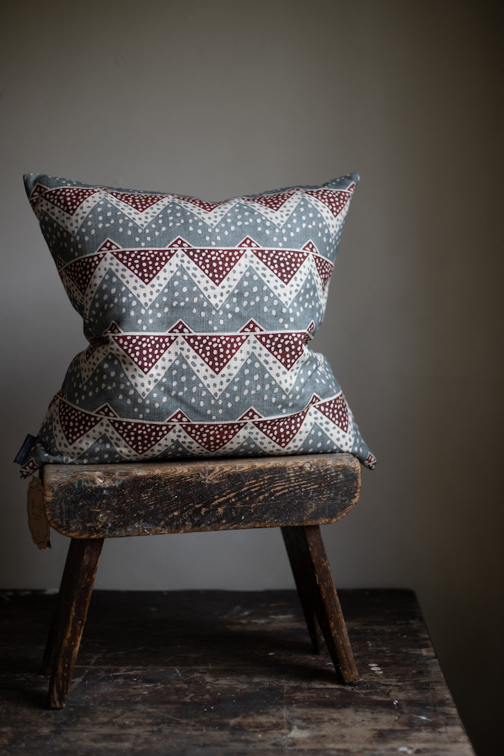 Snow Peaks linen cushion 