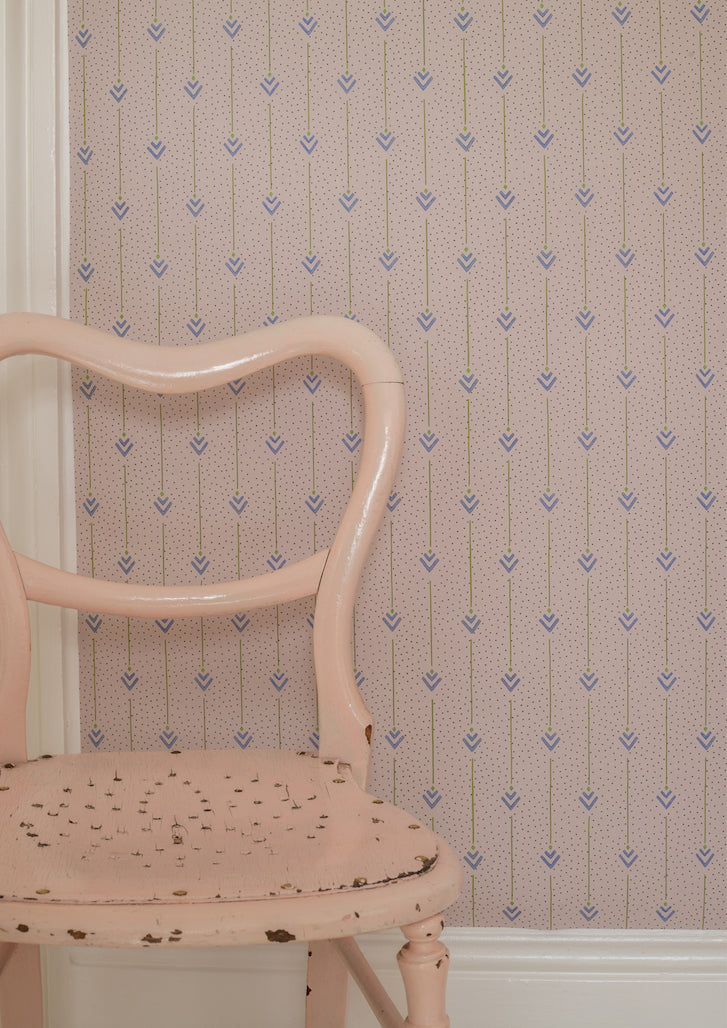 Arrows of Love Wallpaper in Ciel - with pink chair