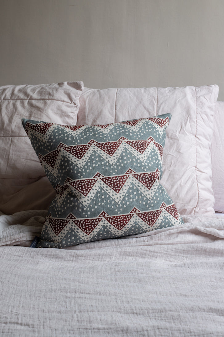 Snow Peaks linen cushion 